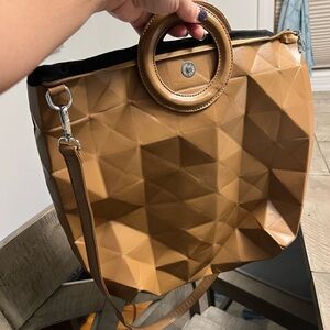 Cognac Bag 
Medium Size